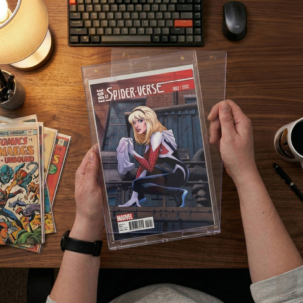 BCW Magnetic Comic Book Holder - Current – front product view