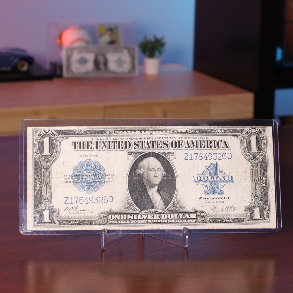 BCW Rigid Banknote Protector – Large Bill – front product view