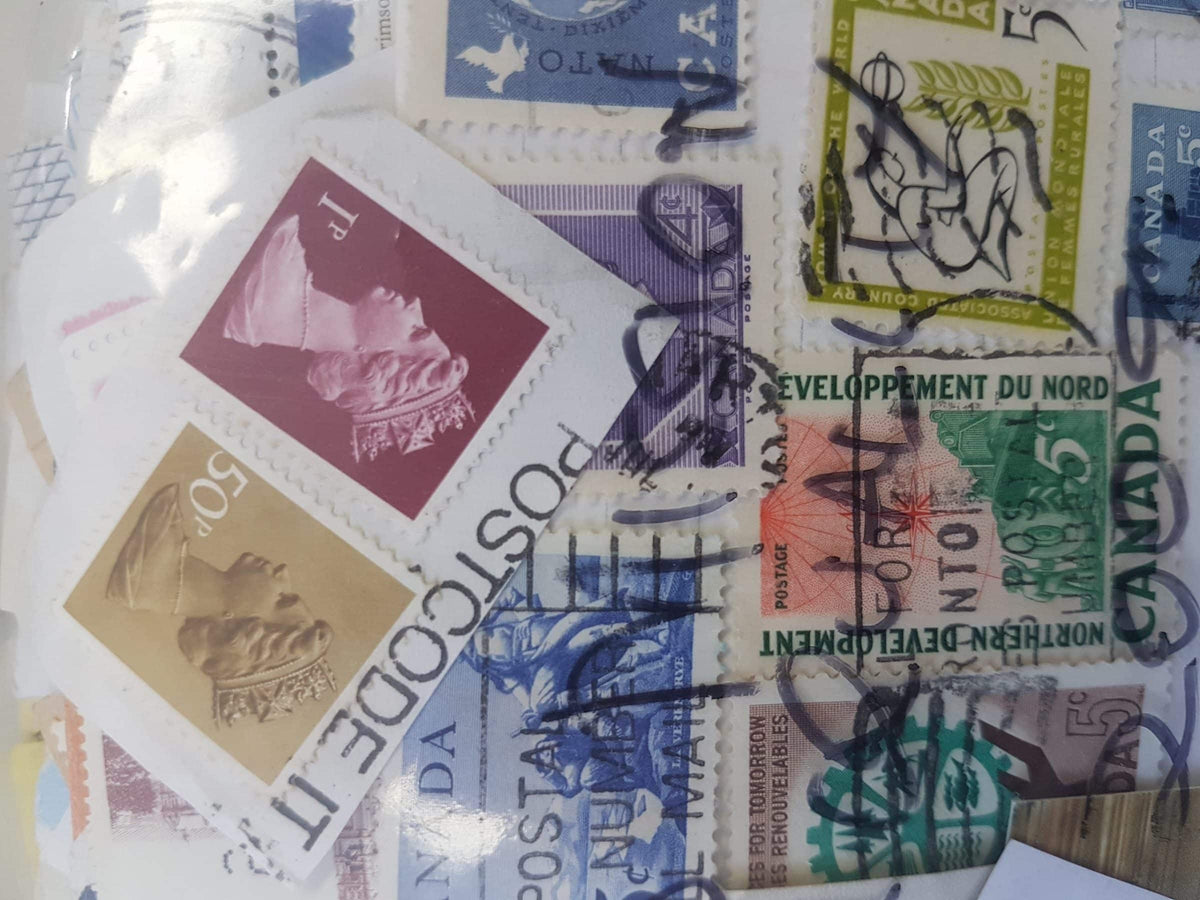 STAMPS - 1 KILO WORLD (ON PAPER)